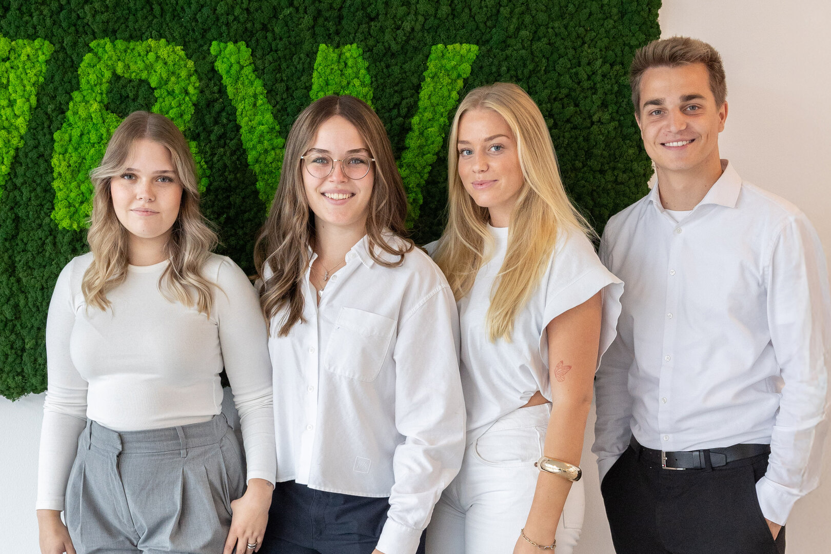 Vier neue Auszubildende fangen bei der VBW an. (v. l. n. r. Aleksandra Kalus, Lilly Lamia Thiede, Victoria Vondran, Jonas Böduel)