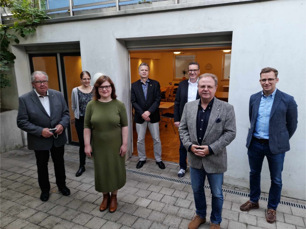 Das Team der VBW-Stiftung (bestehend aus Norbert Riffel, Sebastian Keppe und Uwe Davidsohn) und die Verantwortlichen der Bochumer Ehrenamtsagentur (kurz: bea)