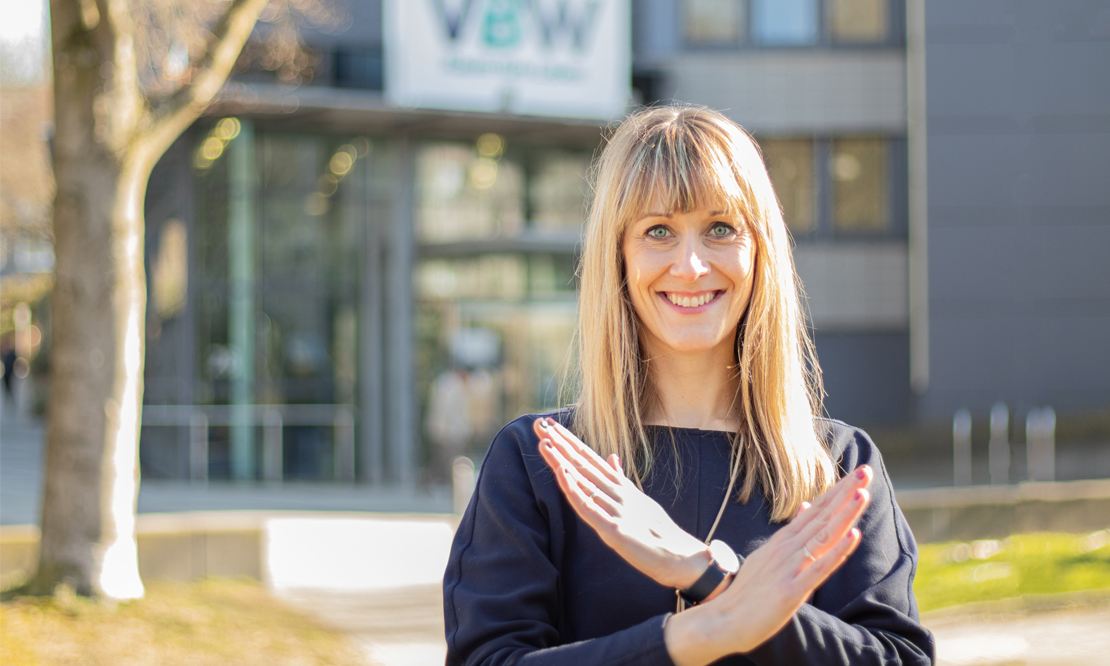 Dr. Louisa Rohr unterstützt das Motto zum Weltfrauentag "Break the Bias"